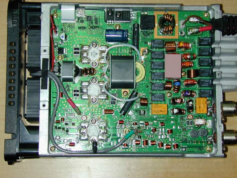 The other side of the rig - the power amps and 
filters/switching. Note the two internally mounted fans that blow air 
over both the top and bottom PCBs in the rig - nice design feature!